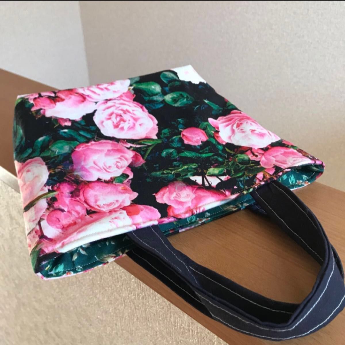緑色　ピンク薔薇　植物花ミニトートバッグレディースハンドメイド バッグインバッグ　ビッグポーチ誕生日プレゼント　散歩袋ジム小袋