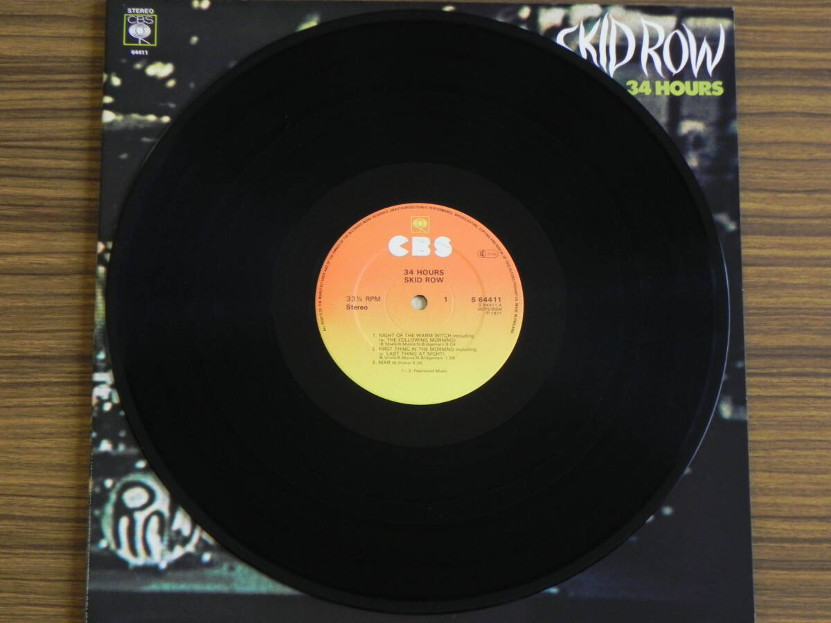【訳有】UK盤LP見開きジャケット★SKID ROW / 34 HOURS スキッド・ロウ / 34時間 2ndアルバム CBS RECORDS S 64411★_画像3
