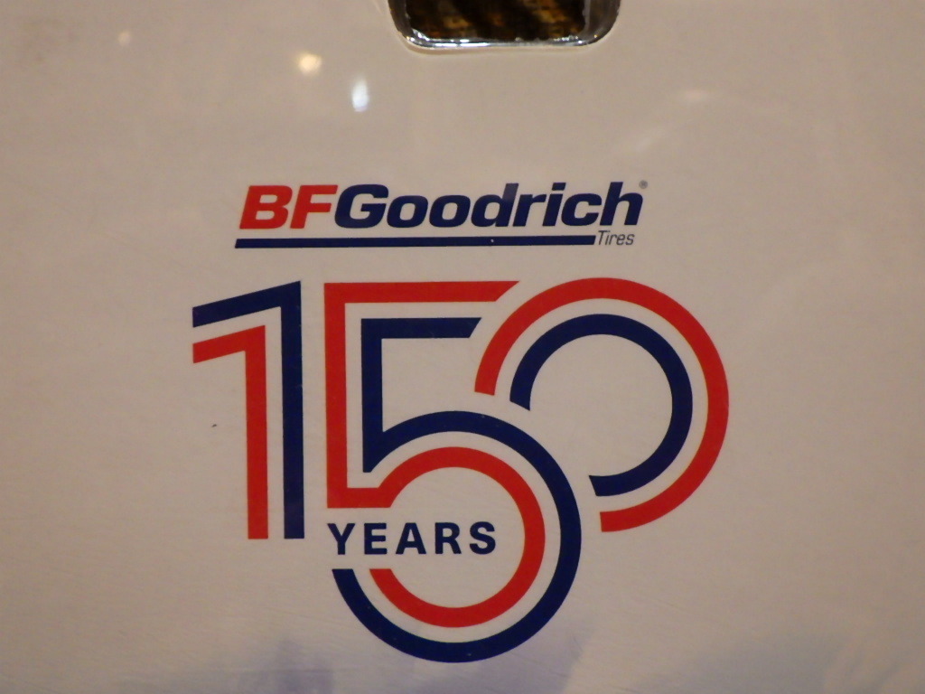 1円スタート　グリーンライト　1/64　ダッチデュランゴ　BFGoodrich　150周年　ジープラングラー　2台セット　未開封_画像4