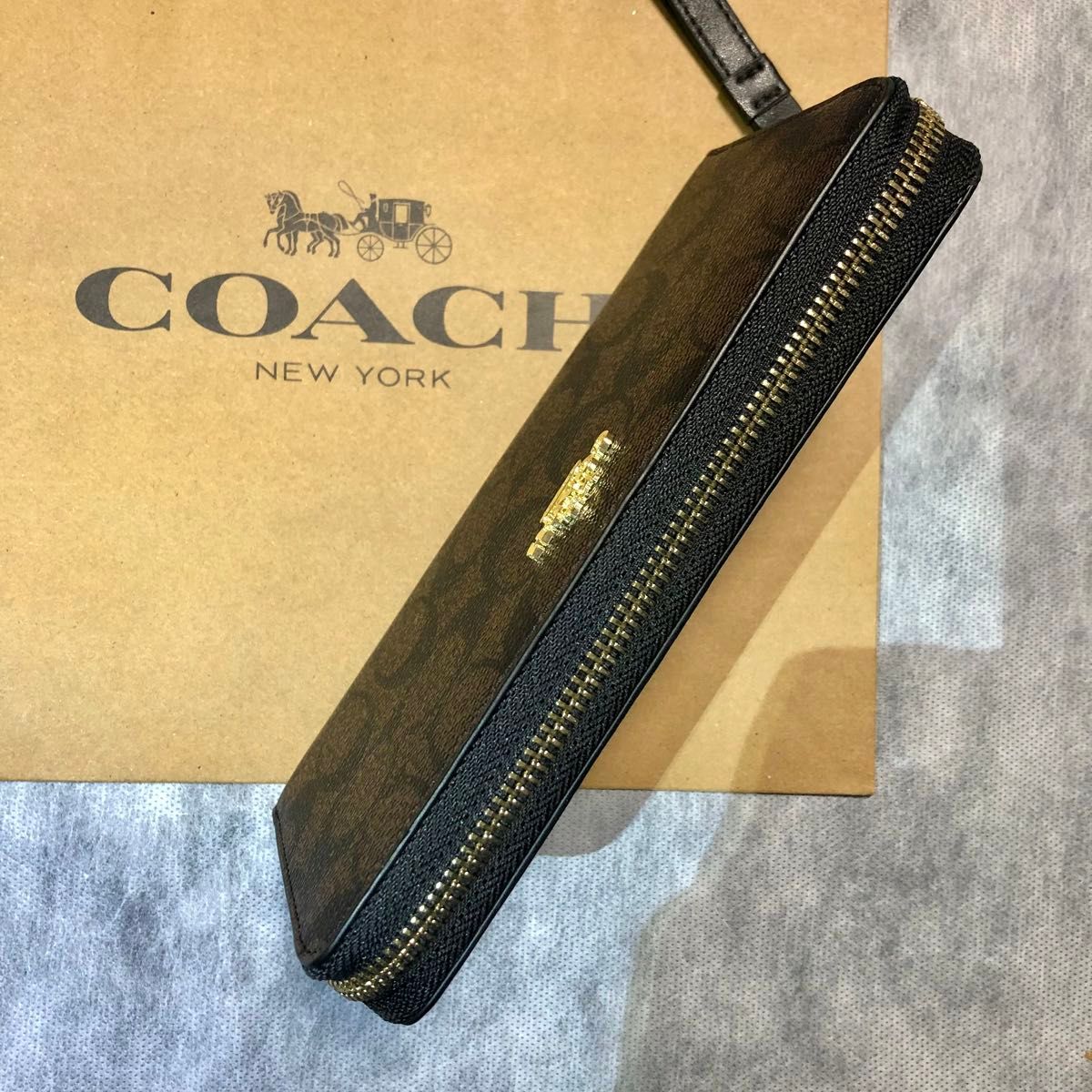 COACH コーチ 長財布 ストラップ シグネチャー ダークブラウン（こげ茶）