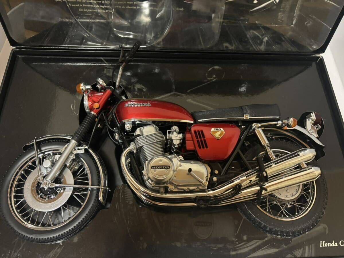 ②MINICHAMPS ミニチャンプス　オートバイ 1/6スケール　Honda CB750 Red Metallic 1968 ホンダ_画像1