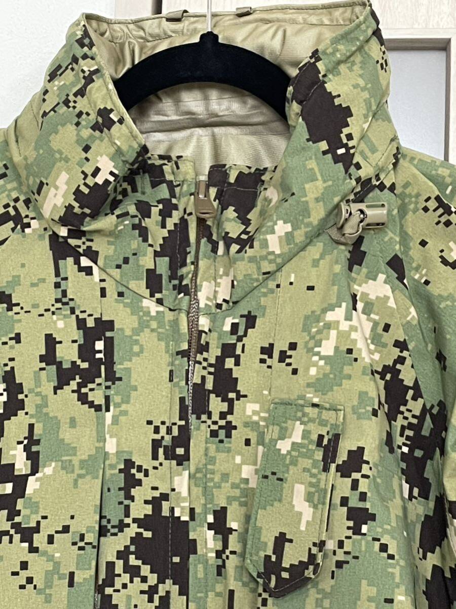 米軍放出品　未使用　ＵＳ　ＮＡＶＹ　ＮＷＵ　ＴＹＰＥ　Ⅲ ＧＯＲＥ-ＴＥＸ　ゴアテックスジャケット　Ｌ-Ｒ_画像2