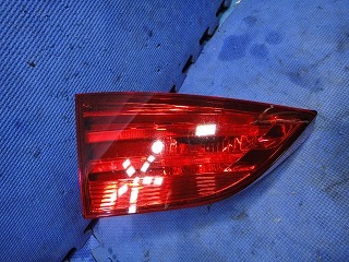 BMW X1 E84 VL18 等 左 テール レンズ ライト ランプ 内側 フィニッシャー 品番 63212990116 [1719]の画像1