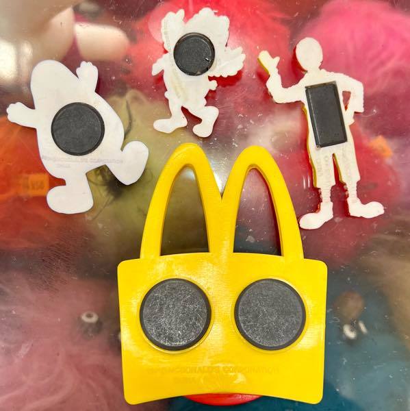 McDonald's マクドナルド マグネット セット ロナルドマクドナルド グリマス バーディ ゴールデンアーチ 2001年製 アメリカ雑貨 us雑貨の画像8