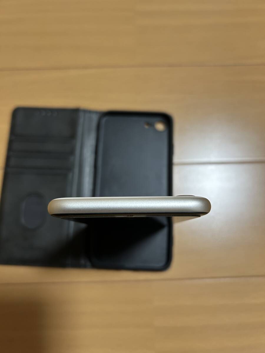 iPhone SE 第3世代 64GB スターライト SIMフリー ホワイト 美品の画像5