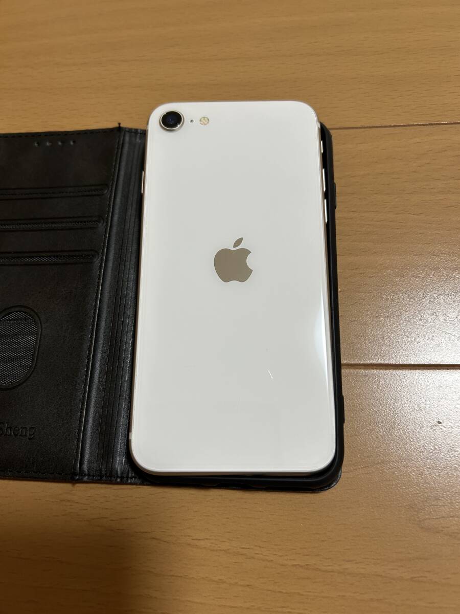 iPhone SE 第3世代 64GB スターライト SIMフリー ホワイト 美品の画像1