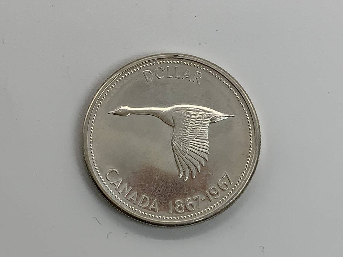 ★カナダ建国100周年記念1ドル銀貨 エリザベスⅡ世 1867-1967 ②の画像4
