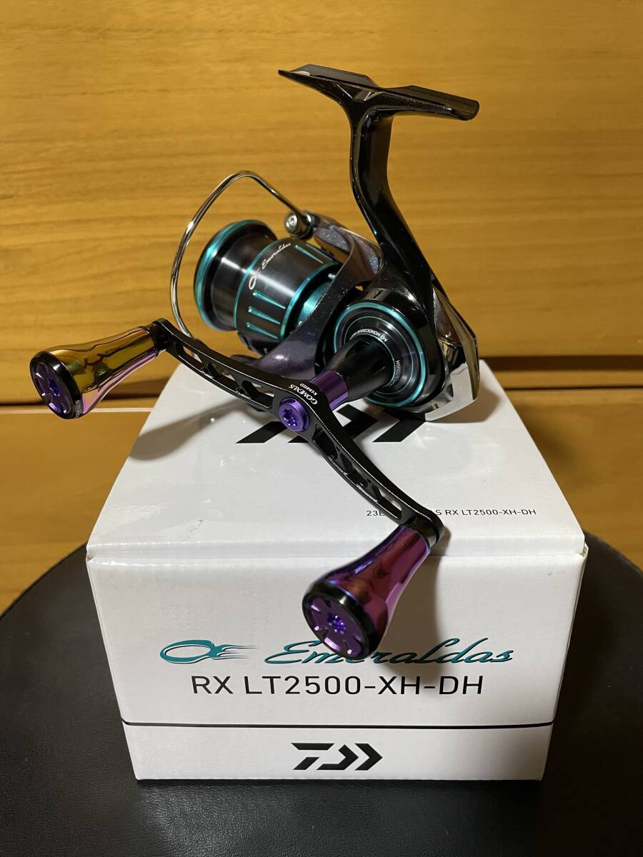 【新品同様】ダイワ★23 エメラルダス RX LT2500-XH-DH★付属品完備★使用期間回数僅か★ゴメクサスWハンドル付き★検)AIR MX STOIST