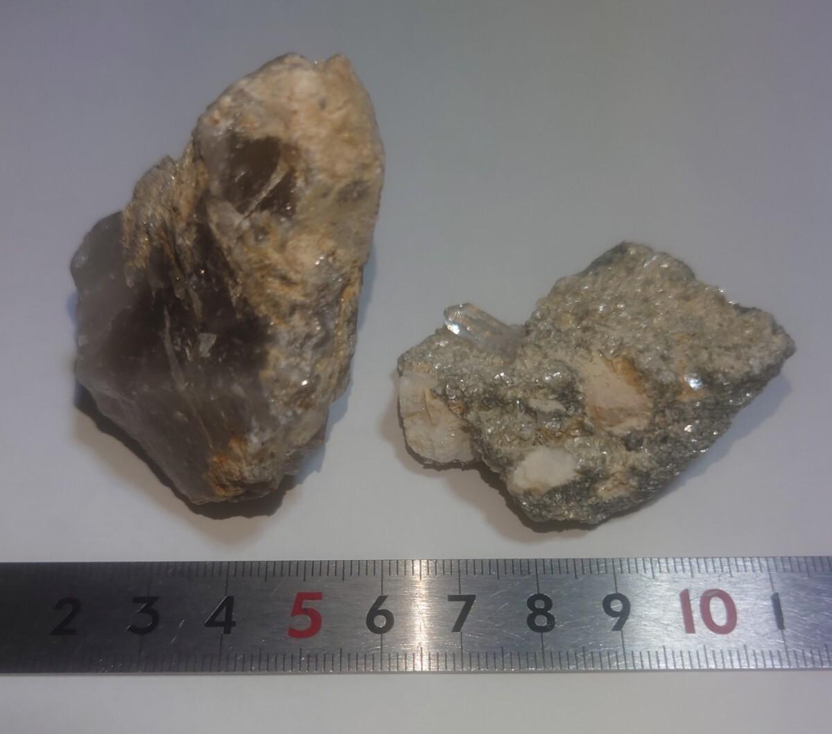 ＊雲母付き水晶 石川町産 国産鉱物標本の画像3