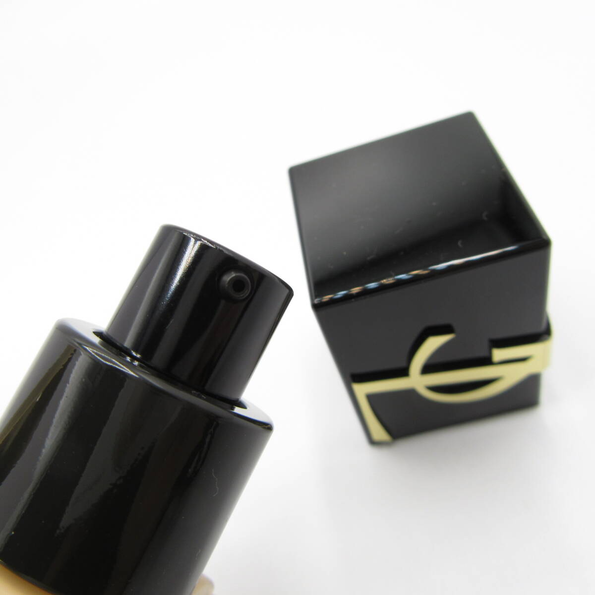 T9817☆イヴサンローラン Yves Saint Laurent オールアワーズ リキッド #MN1 ファンデーション SPF39／PA+++ 未使用品【コスメ】の画像5