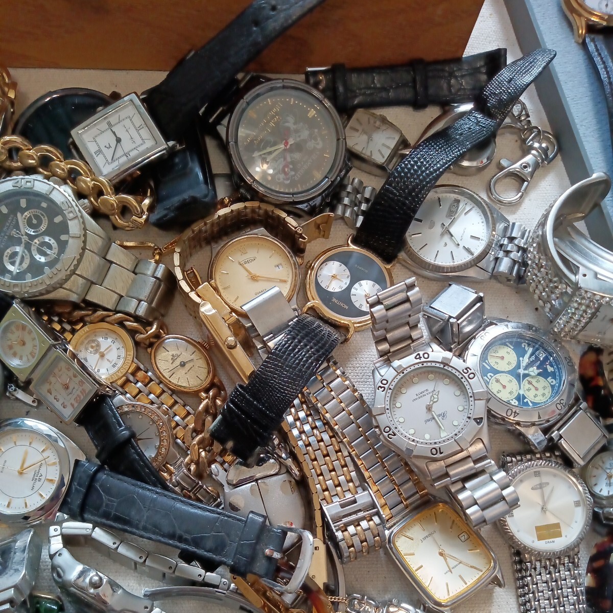 大量 時計 腕時計 手巻き 自動巻き クォーツ SEIKO CITIZEN CASIO ジャンク品まとめて97点の画像5