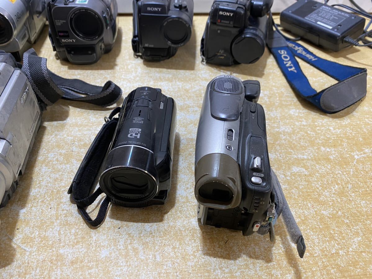 A♪ ビデオカメラ ハンディカム 周辺機器 まとめ セット SONY Canon Victor ほか 8ミリ ヴィンテージ _画像7