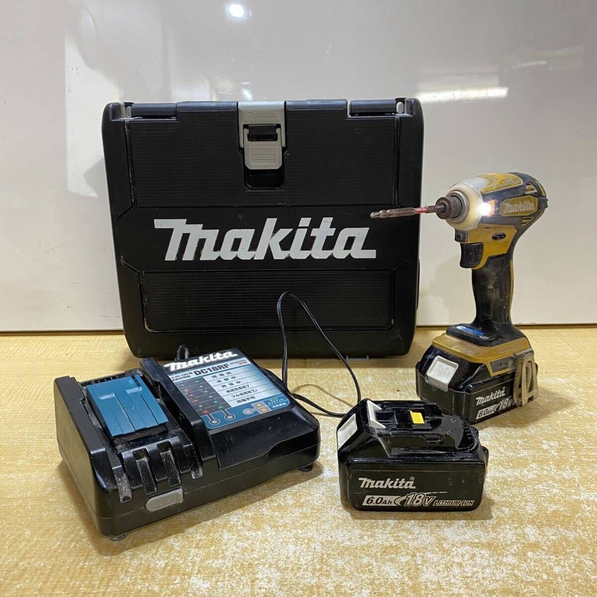 A♪ makita マキタ 充電式インパクトドライバ TD172DGX FY フラッシュイエロー 18V 6.0Ah バッテリ2個/充電器/ケース付 動作確認済の画像1