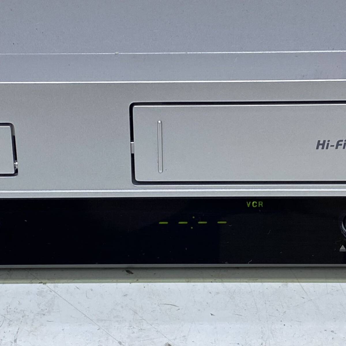 ♪ LG DVCR-B300 DVD/VHSデッキ ビデオカセットレコーダー ビデオ一体型DVDプレーヤー 4ヘッドHiFiステレオ Gコード予約対応 通電確認済の画像2
