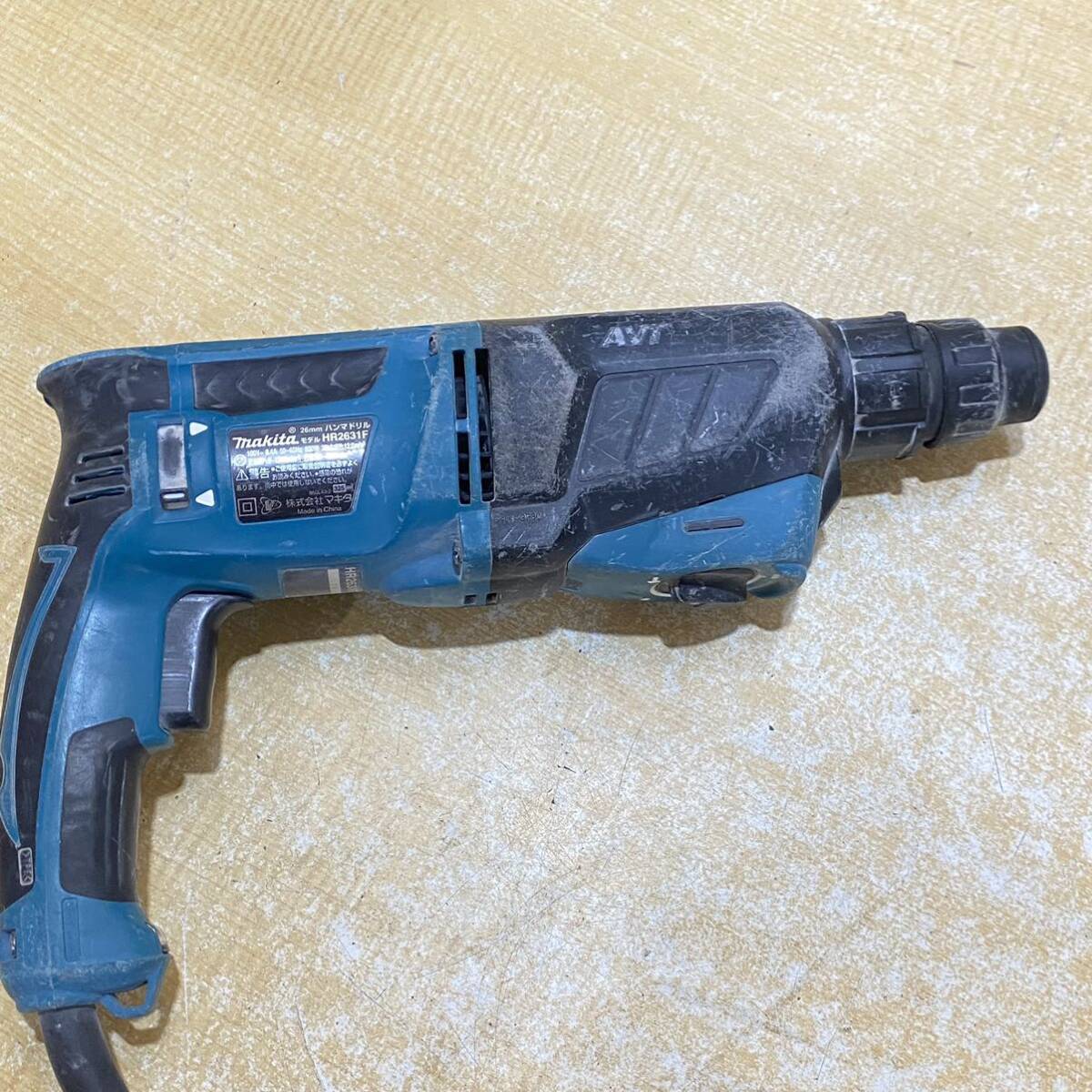 A♪ makita マキタ 26mm ハンマドリル HR2631F 電動工具 ドリル 大工道具 穴あけ 穿孔 ケース付き 動作確認済_画像2