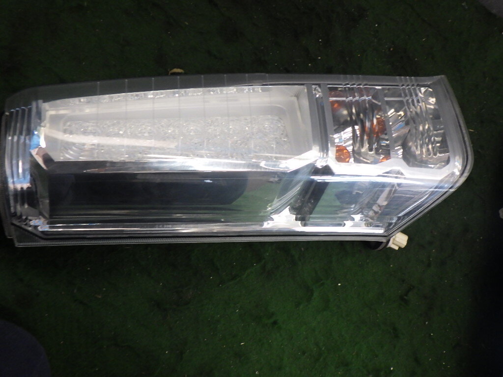 売り切り DBA-MH34S ワゴンRスティングレー クリア LED 東海電装 35603-72 テールランプ 左右 06-04-16-530 B2-L9-2D スリーアール長野の画像4