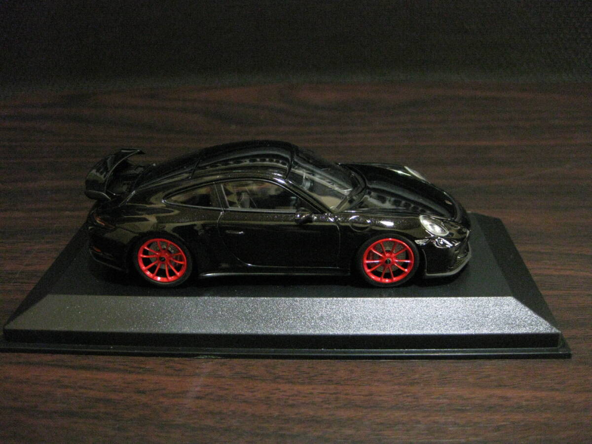 Cartima特注 Mnichamps 1/43 Porsche 911 (991.2) GT3 tiefschwarz/Rad rot Ltd 11 pcsの画像4