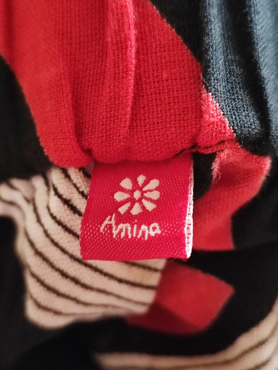 amina【アミナ】パンツ付きスカート　黒×赤