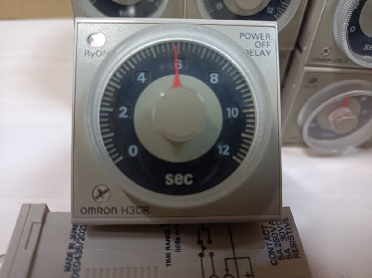 OMRON ソリッドステート・タイマ　パワーオフディレイ　H3CR-H8L　電源はDC100-125V　中古品　10個まとめて_画像2