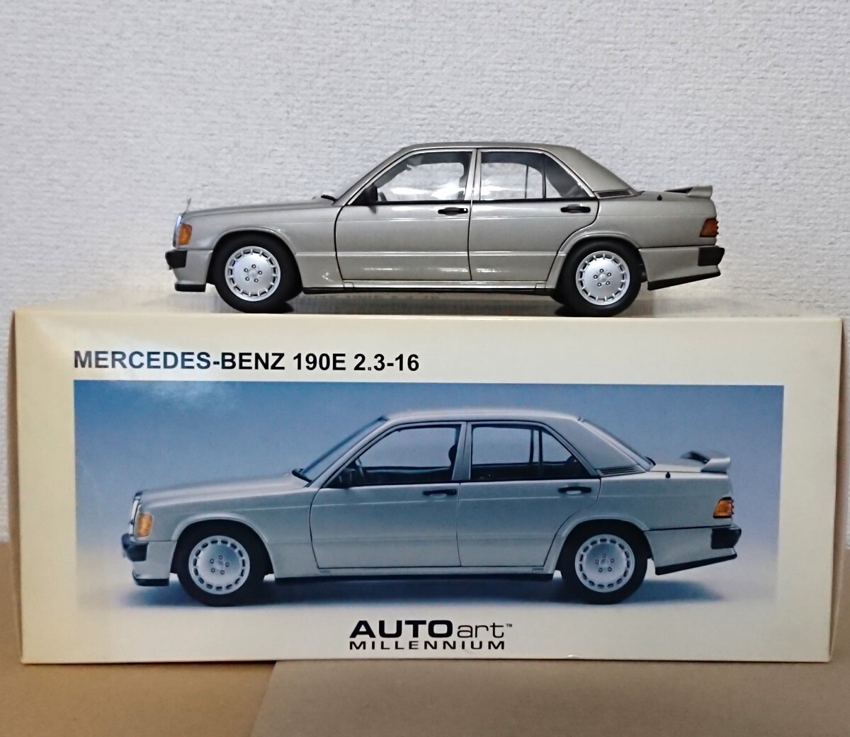 Aa 1/18 メルセデスベンツ 190E 2.3-16 シルバー オートアート ミレニアム Mercedes Benz 190E Autoart 76121 Silverの画像1