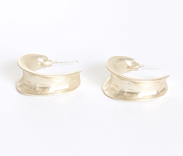 [ free shipping ] lady's earrings matted Gold * hoop earrings post S925