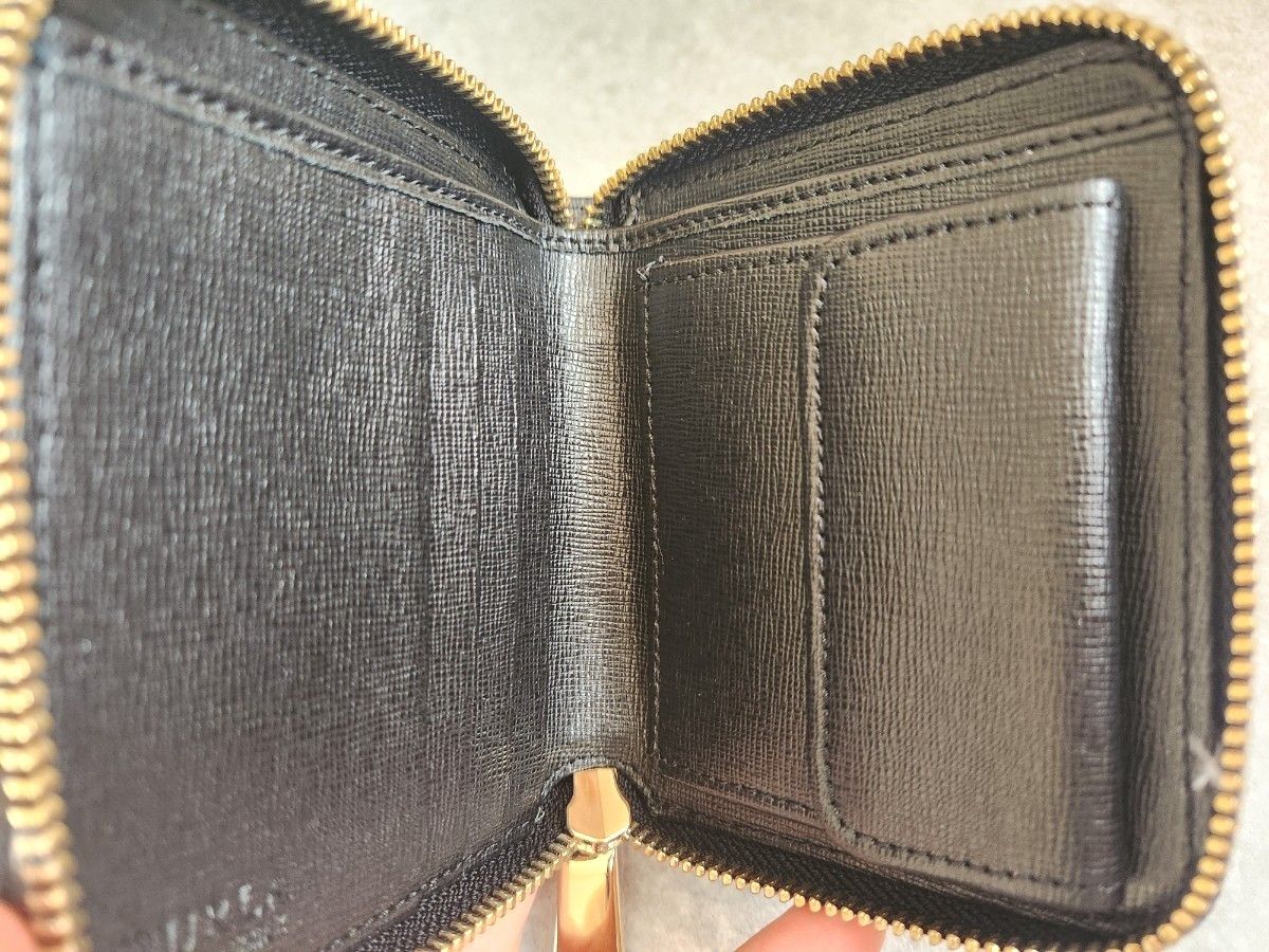 FURLA　 フルラ　 財布　 二つ折り財布　ラウンドファスナー　ブラック　新品　未使用　送料込み 