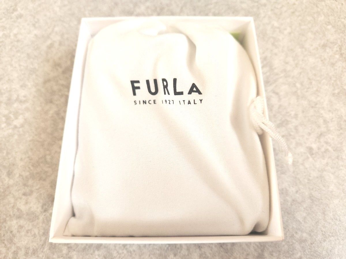 FURLA　 フルラ　 財布　 二つ折り財布　ラウンドファスナー　ブラック　新品　未使用　送料込み 
