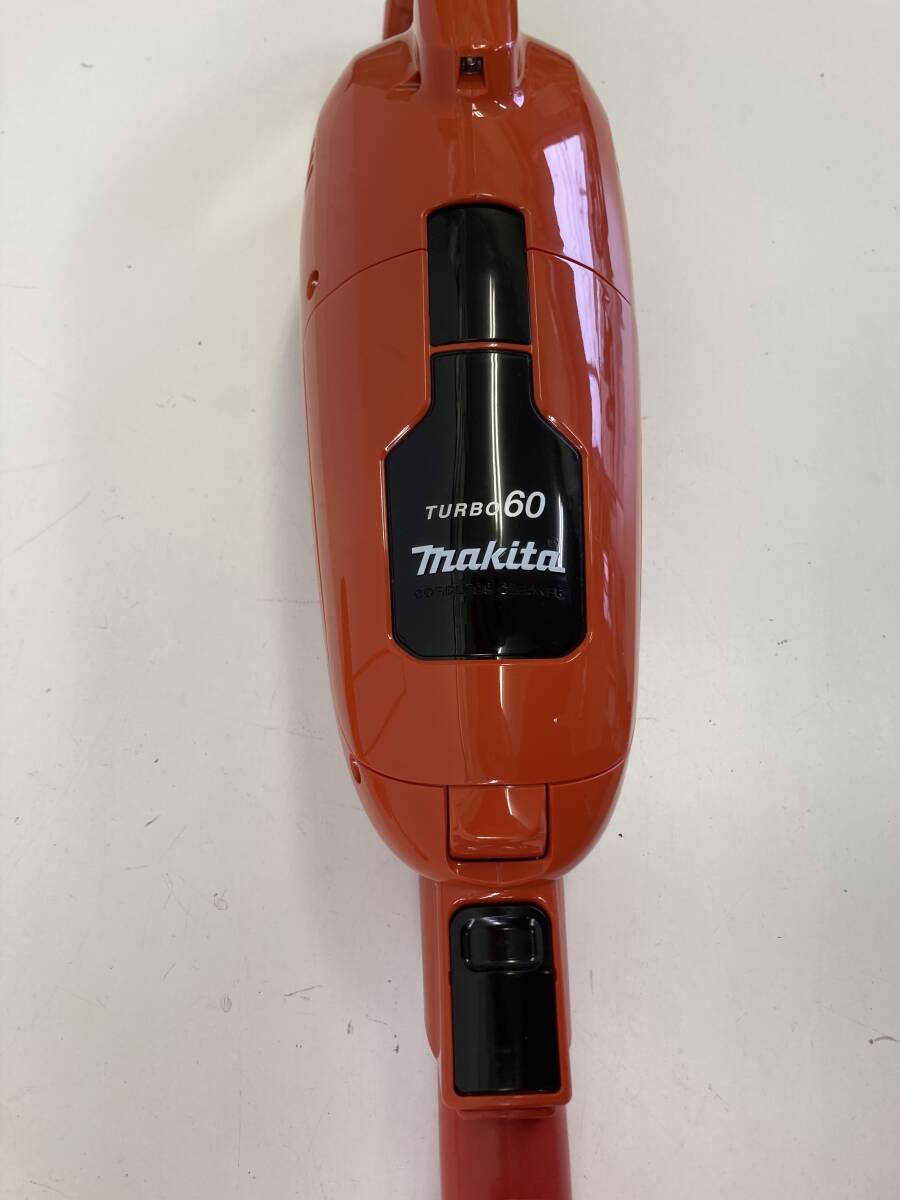 ★◆【USED】makita 充電式クリーナー ターボ60 CL113FD スタンド付き オレンジ スティック 掃除機 マキタ 100サイズの画像3