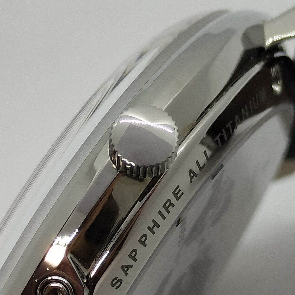 【美品】JUNGHANSユンハンス Max Bill MEGA Solarマックスビルメガソーラー59/2020.02替えブレスレット付きメンズ腕時計の画像7