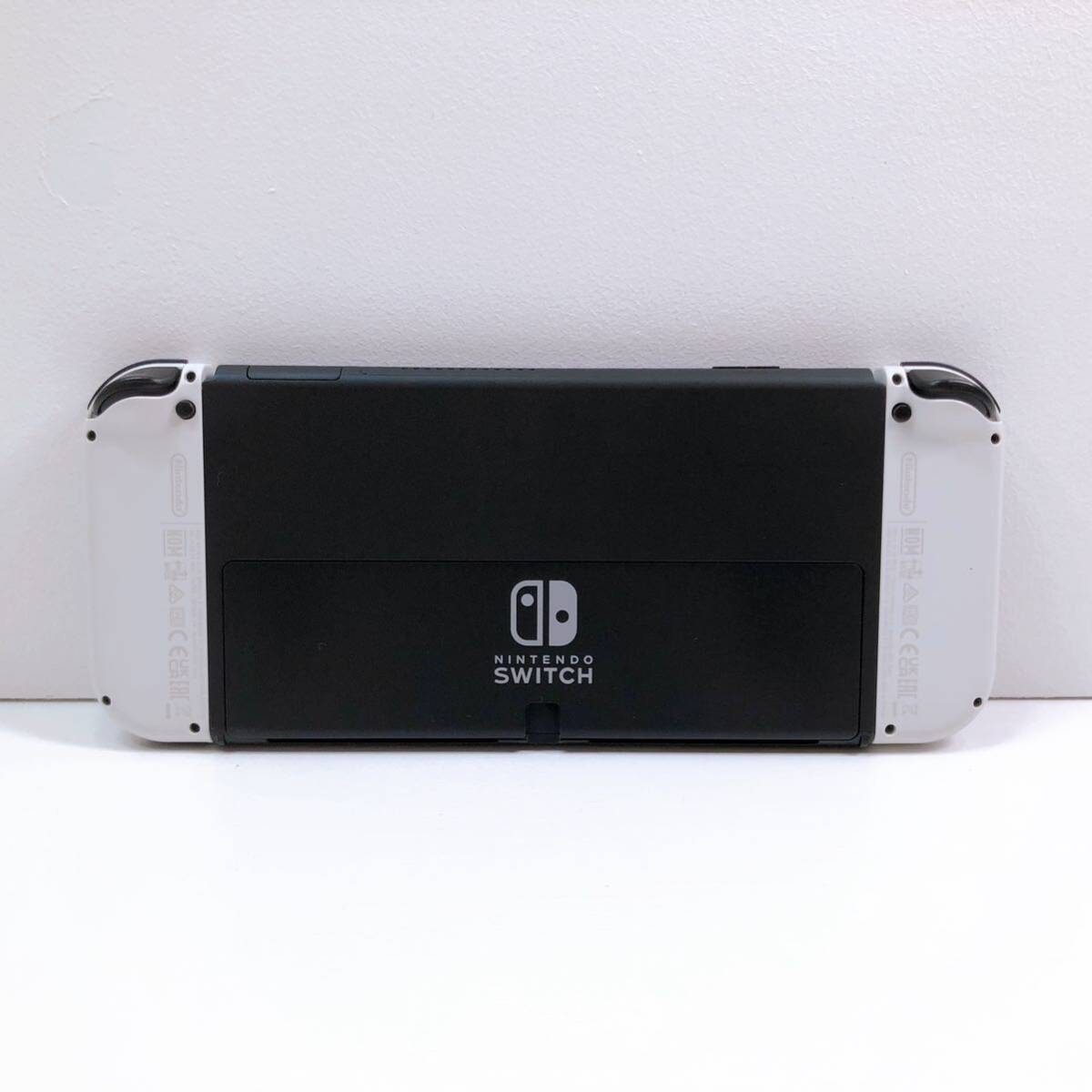 160【中古】Nintendo Switch 本体 HEG-001 有機ELモデル Joy-Con ホワイト ニンテンドースイッチ 箱付き 動作確認 初期化済み 現状品 の画像3