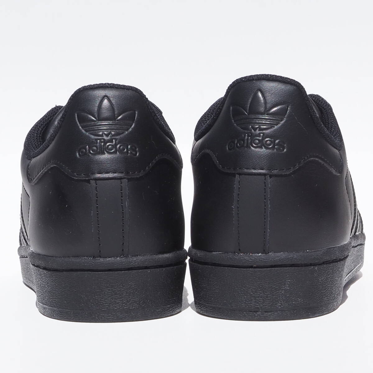 デッド!! 新品 US 9 / 27cm 限定カラー 23年 adidas スーパースター 黒黒 トリプルブラック 天然皮革 レザーの画像4