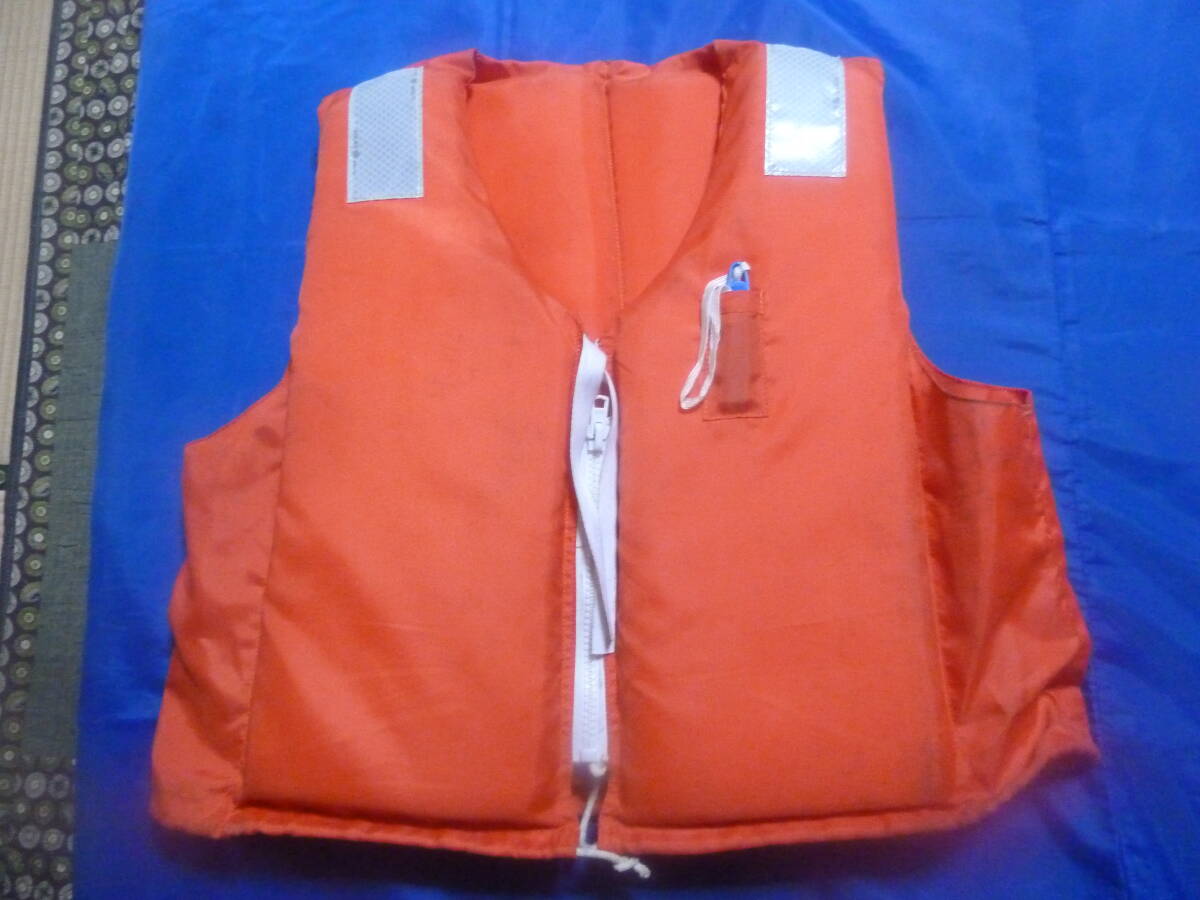 救命胴衣 TK-２４A型 TYPE-A 桜マーク 国交省認定品（２着セット）２００8年3月製造品の画像3