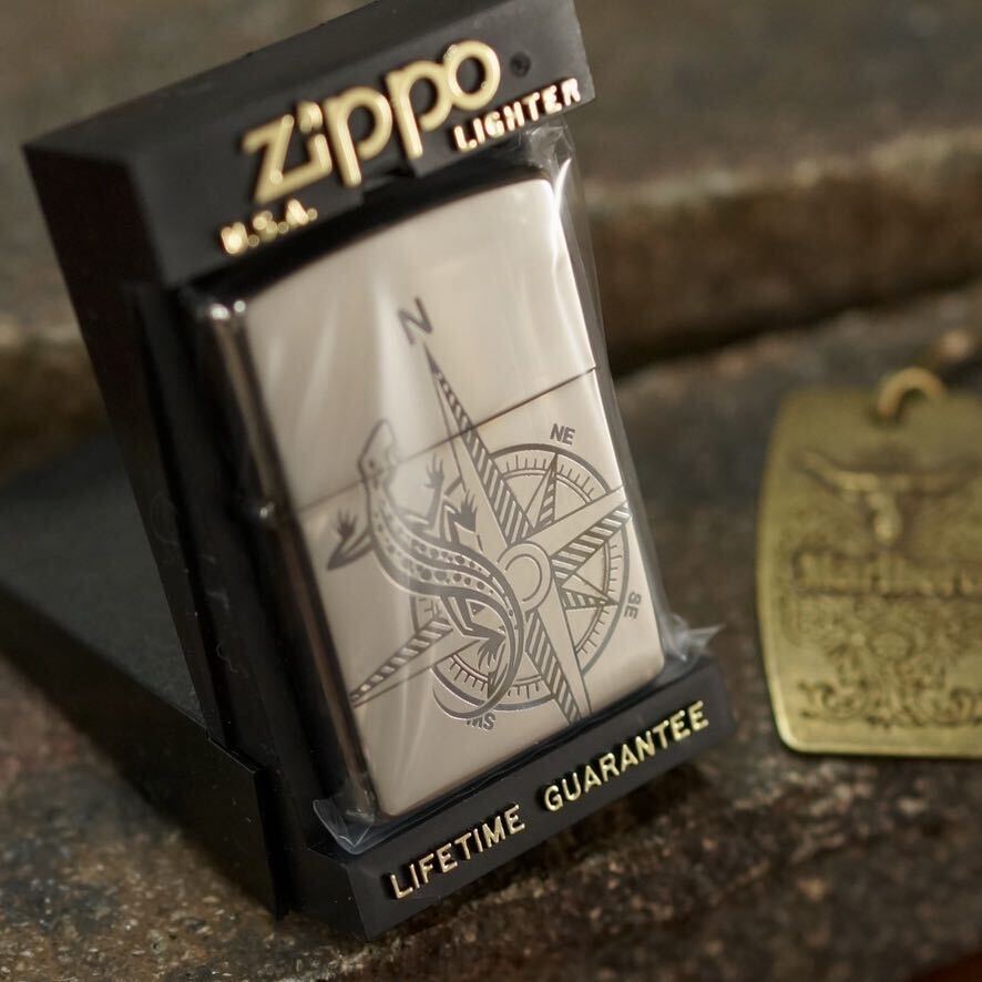 【 特別出品 】1円スタート 新品未使用 1995年 Marlboro Zippo マールボロジッポー AdventureTeam リザードロックコンパス キーホルダー付の画像9