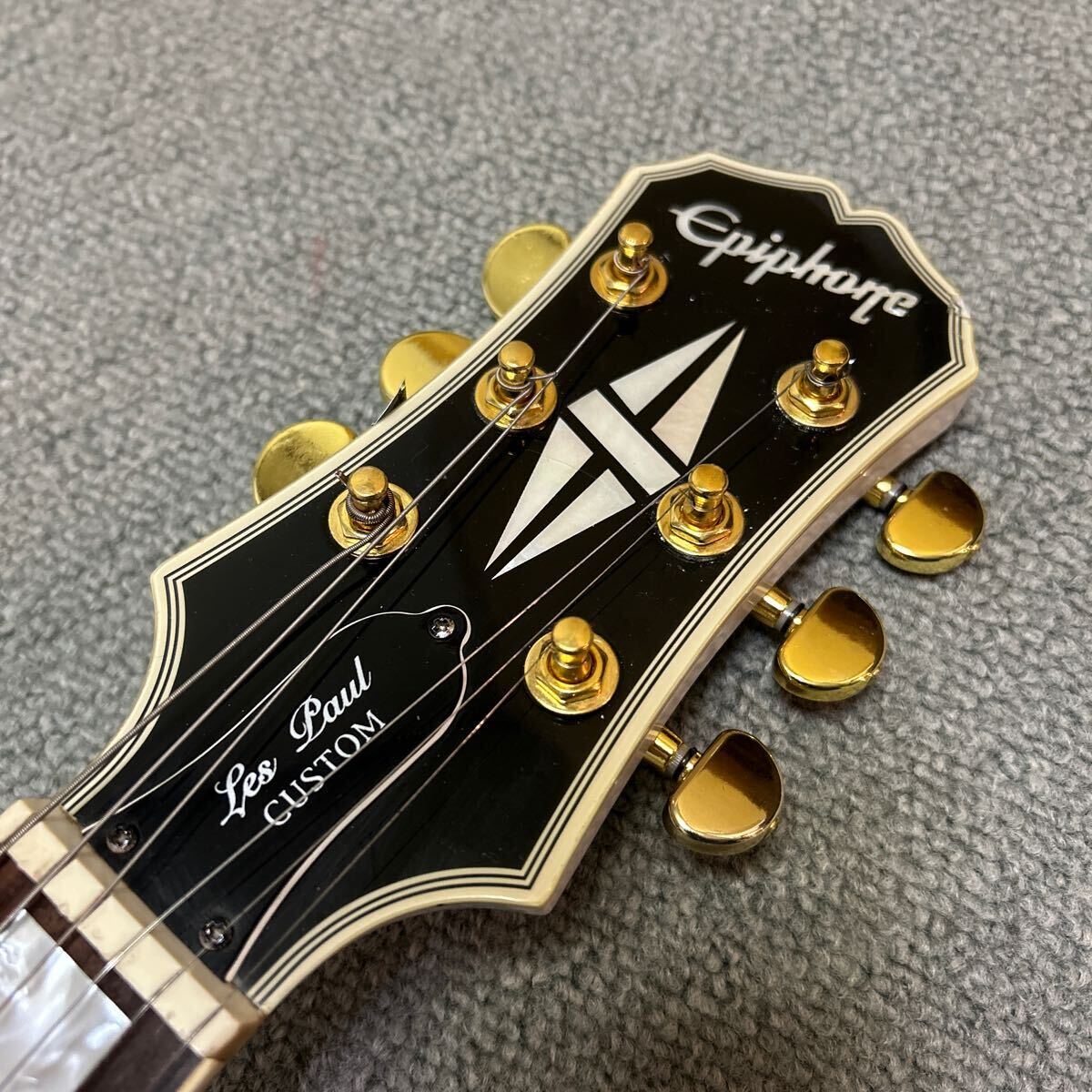 epiphone by Gibson Les Paul CUSTOM WHT Epiphone Gibson Lespaul custom б/у товар lespaul белый 