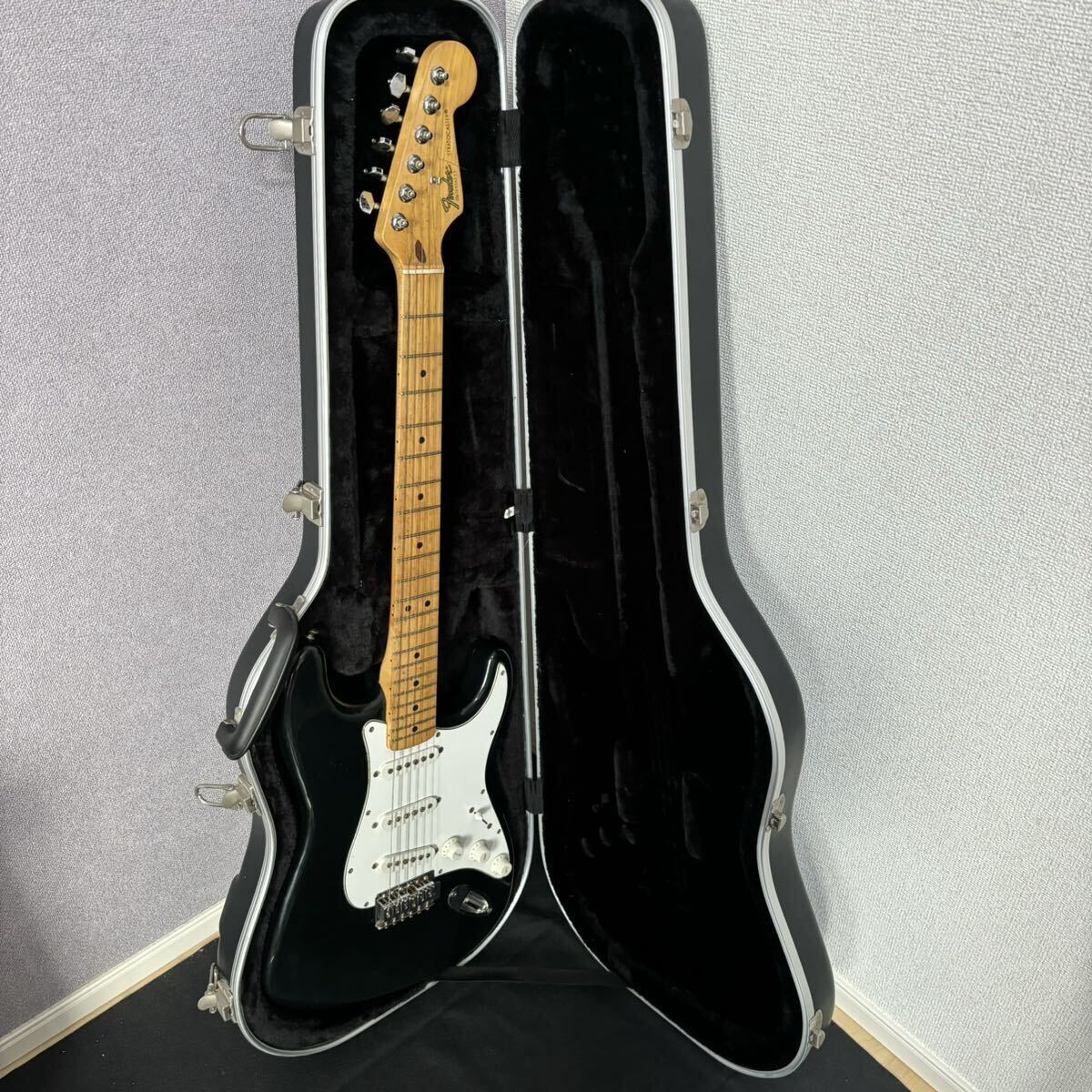 Fender フェンダー ストラトキャスター H034852 ハードケース付き/エレキギター 弦楽器の画像1