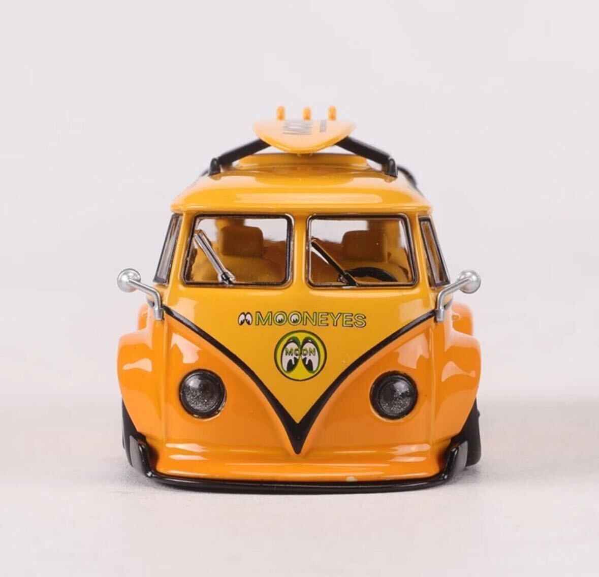 1/64 フォルクスワーゲン 車高短 カスタムバスVW VOLKSWAGEN T1 Mooneyes double yellow ミニカー の画像3