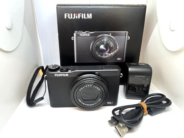 FUJIFILM フジフィルム XQ2 コンパクト デジタルカメラ ブラック 充電コード 説明書 外箱付の画像1