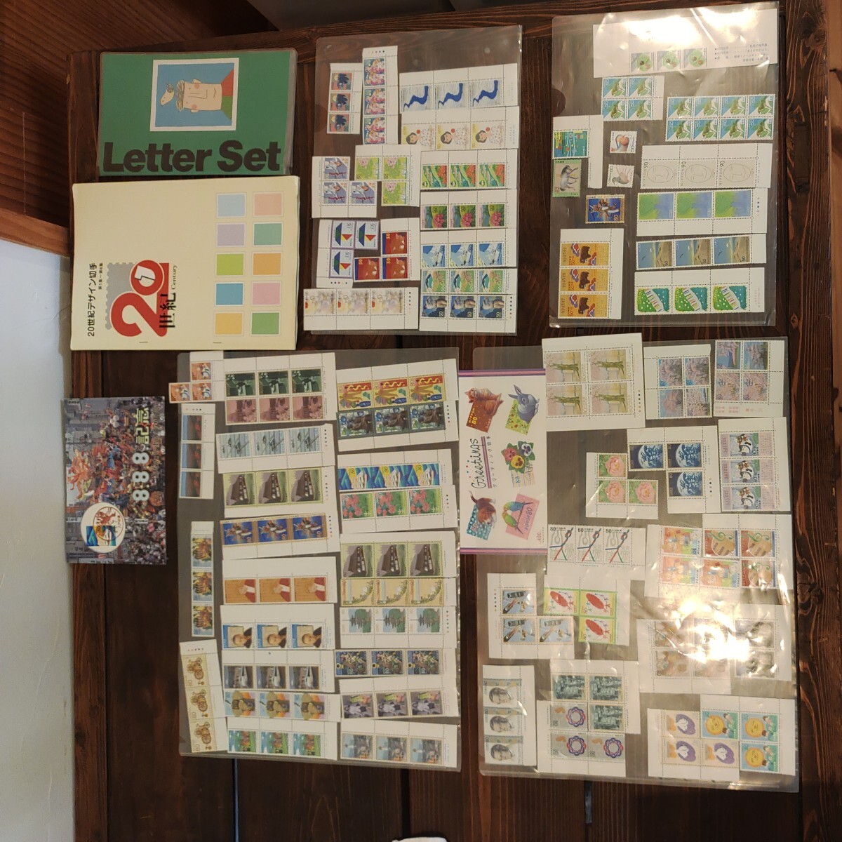 切手 バラ 額面14,738円以上 20世紀デザイン切手ファイル グリーティング 切手シート 宮沢賢治ほか 日本郵便 シートの画像1