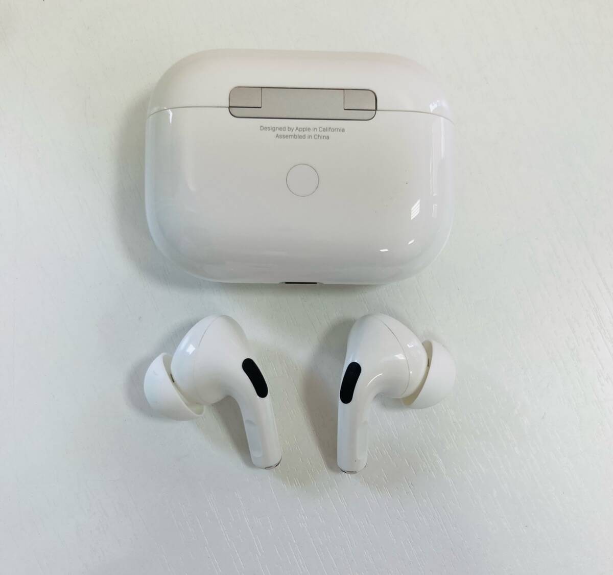 【5080】Apple AirPods Pro A2190 第一世代 絵文字刻印 ジャンクの画像2