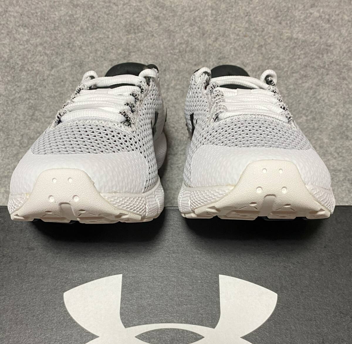 新品◇UNDER ARMOUR（アンダーアーマー）◇25.0㎝ ◇ランニングシューズ UAチャージド ローグ 2.5 の画像4