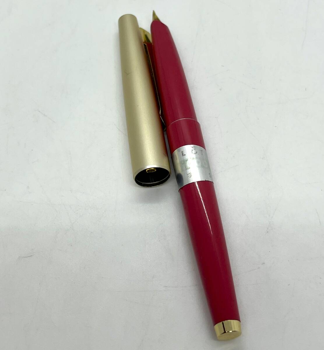 中古 万年筆 パイロット PILOT ペン先14K 筆記用具 文具 カラー ピンク×シャンパンゴールド/3293-1の画像2