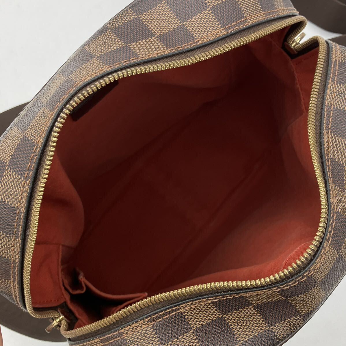 【希少・極美品】ルイヴィトン LOUIS VUITTON ダミエ オラフMM ショルダーバッグ 斜め掛け エベヌ ブラウン メンズ レザー N41441 A4 PC _画像8