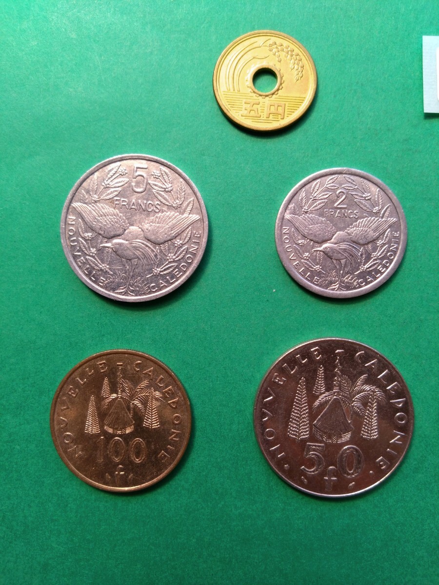 外国コイン フランス領（仏領）ニューカレドニア (Rー６９０) 100フラン硬貨 50フラン硬貨 他おまとめ ８枚の画像2