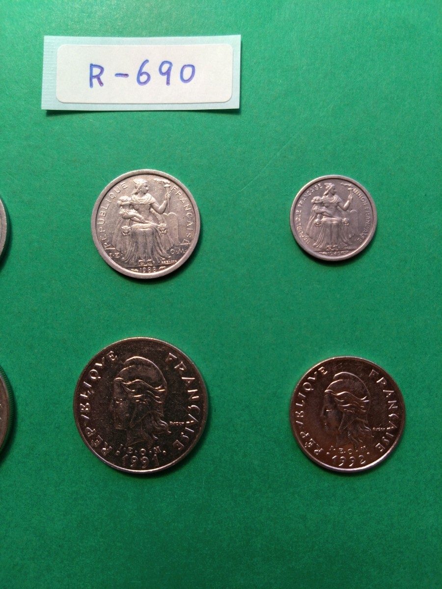 外国コイン フランス領（仏領）ニューカレドニア (Rー６９０) 100フラン硬貨 50フラン硬貨 他おまとめ ８枚の画像8
