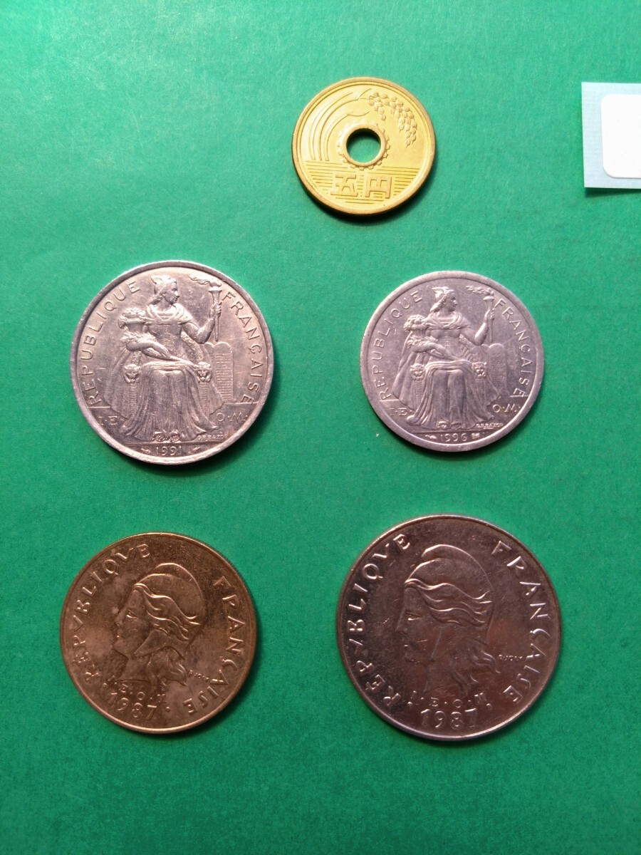 外国コイン フランス領（仏領）ニューカレドニア (Rー６９０) 100フラン硬貨 50フラン硬貨 他おまとめ ８枚の画像7