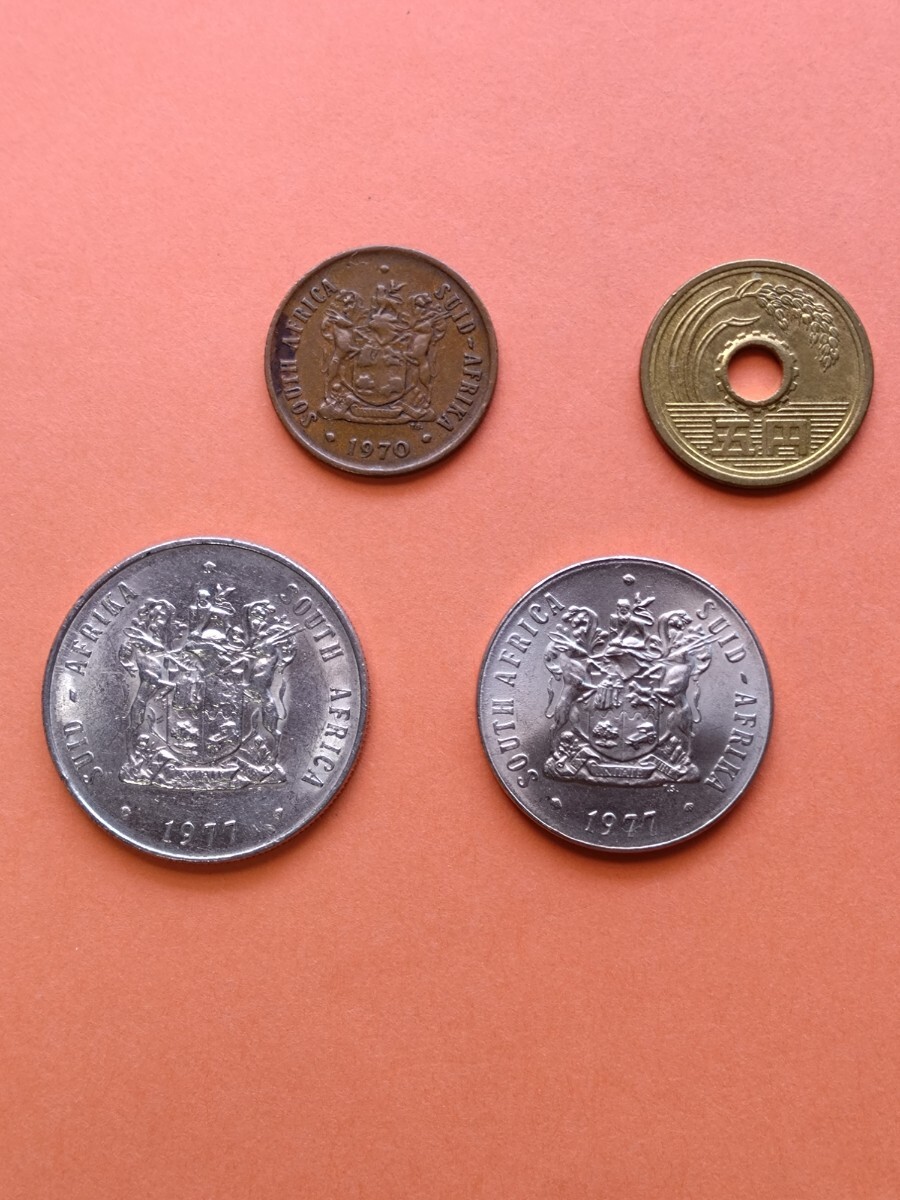 外国コイン　南アフリカ　(Rー１２８)　１ランド硬貨　５０セント硬貨　他おまとめ　７枚_画像2