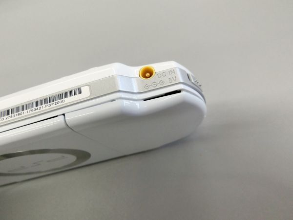 C9405 Sony PSP-2000 CW 本体 簡易動作確認済 初期化済 / 箱 アダプター メモリーカード 印刷物付