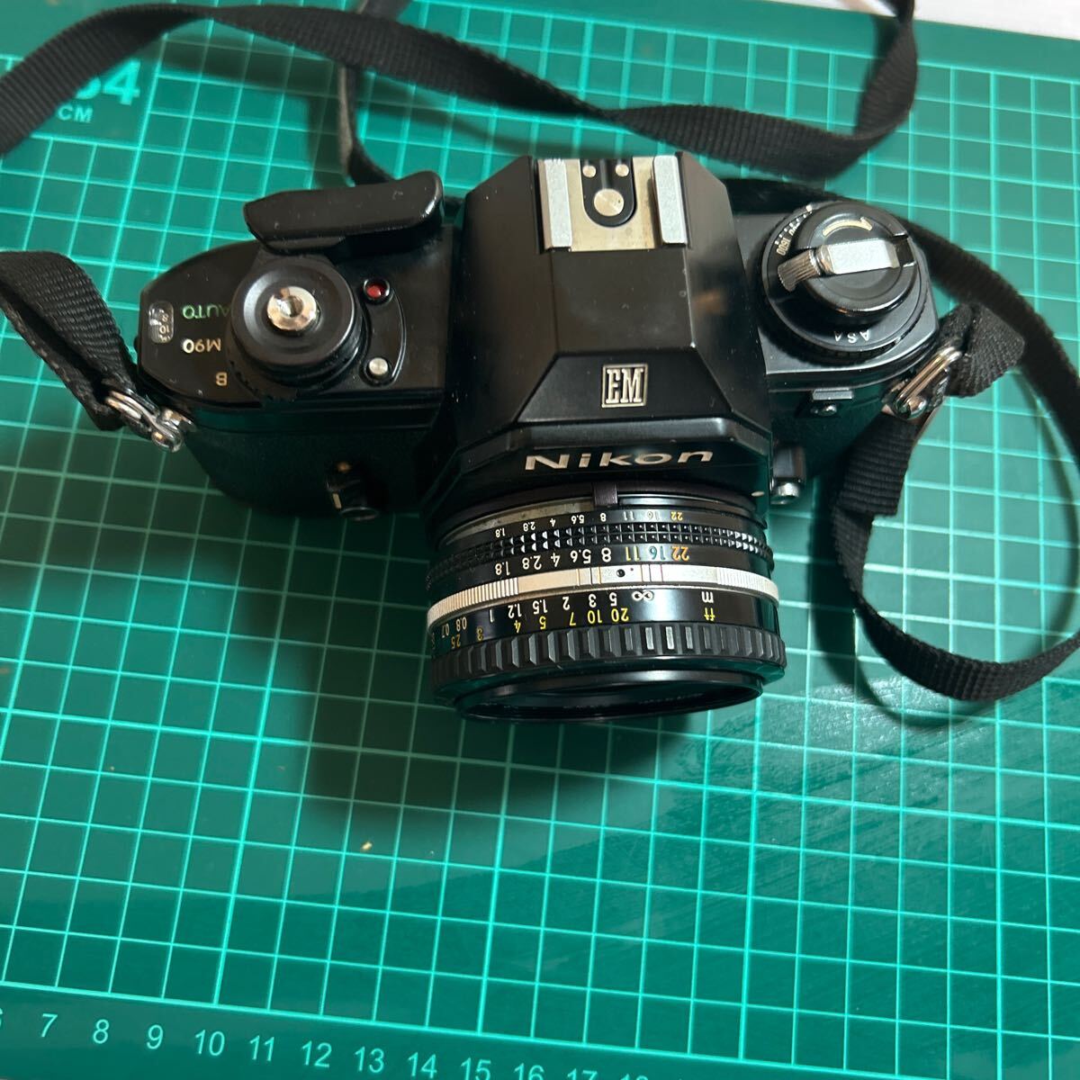 Nikon EM / NIKKOR 50mm 1:1.8 一眼レフカメラ フィルムカメラ マニュアルフォーカス 日本製の画像2