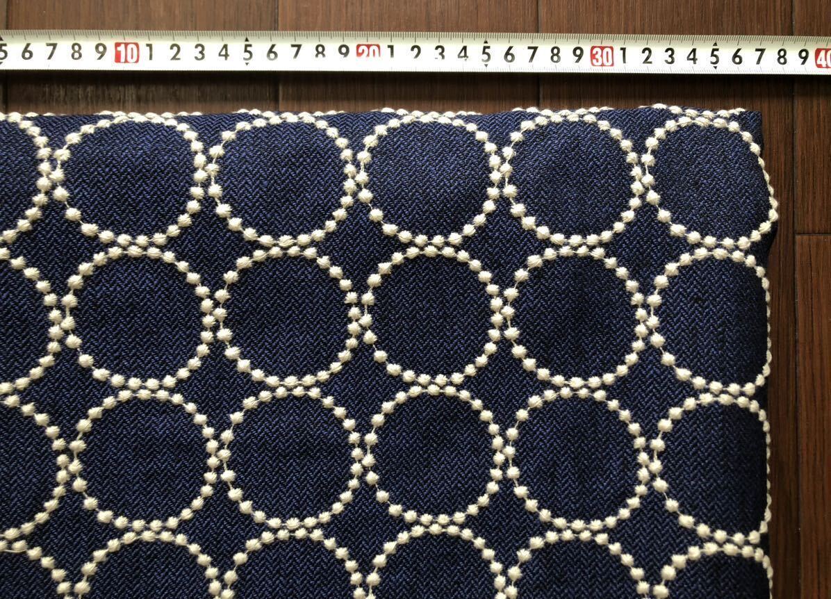 ∞ mina perhonen ∞ ミナペルホネン tambourine タンバリン ネイビー navy ライトベージュ 刺繍 生地 はぎれ カットクロス ファブリック小の画像4