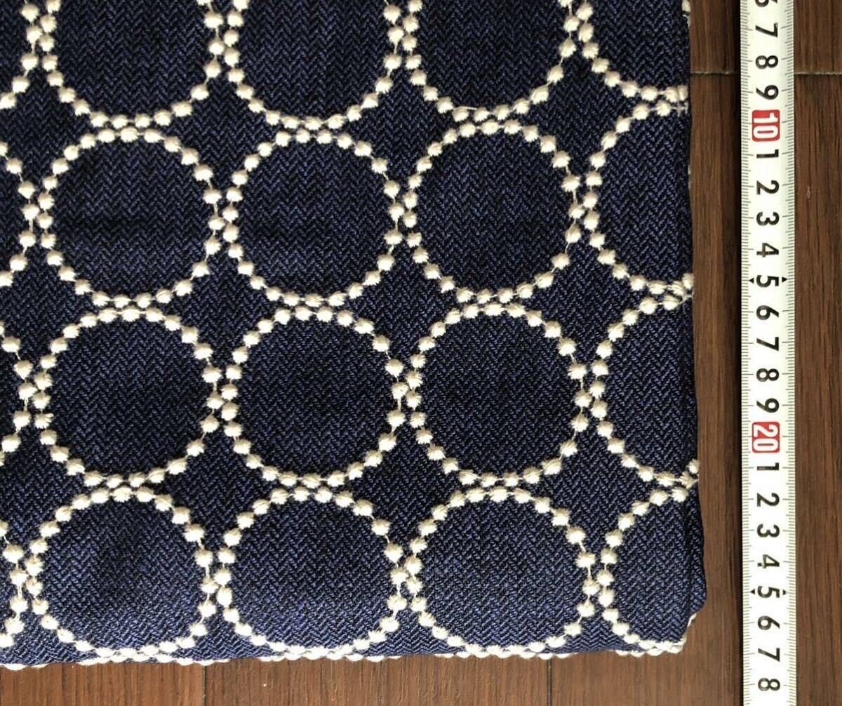 ∞ mina perhonen ∞ ミナペルホネン tambourine タンバリン ネイビー navy ライトベージュ 刺繍 生地 はぎれ カットクロス ファブリック小の画像2